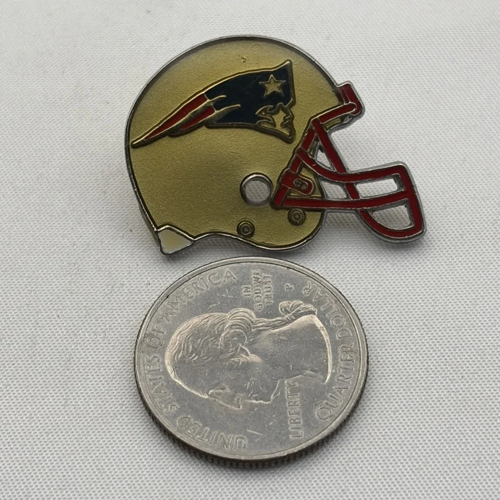 NFL New England Patriots Football Helmet Gold Tone Lapel Hat Pin